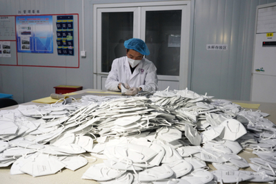 雷天太深入章丘區(qū)調(diào)研疫情防控物資生產(chǎn)企業(yè) 實(shí)地了解無(wú)紡布口罩生產(chǎn)情況